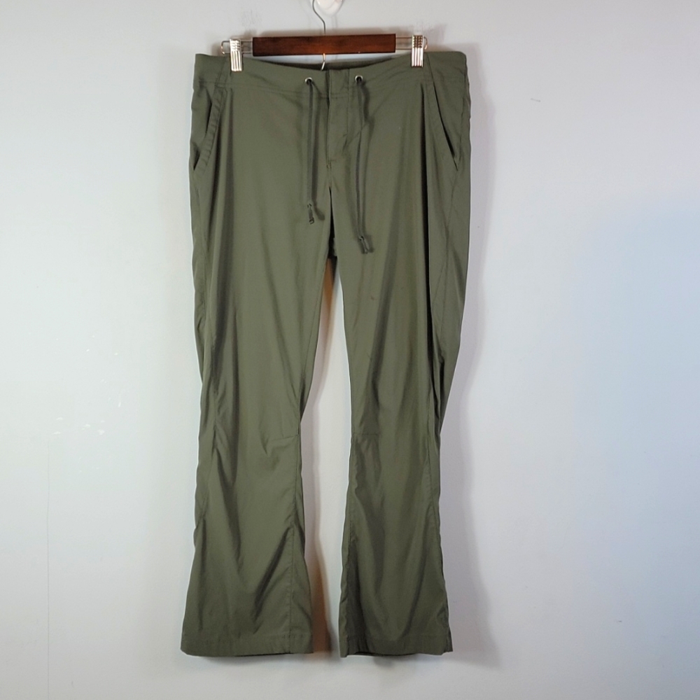 Columbia Lightweight Hiking Pants / Size 12 Short